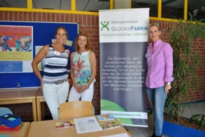 Glücksfabrik Frechen, Mriam Faust, Dr. Andrea Sahler, Tina Tillmann
Auftakt Koeln0075_kleim